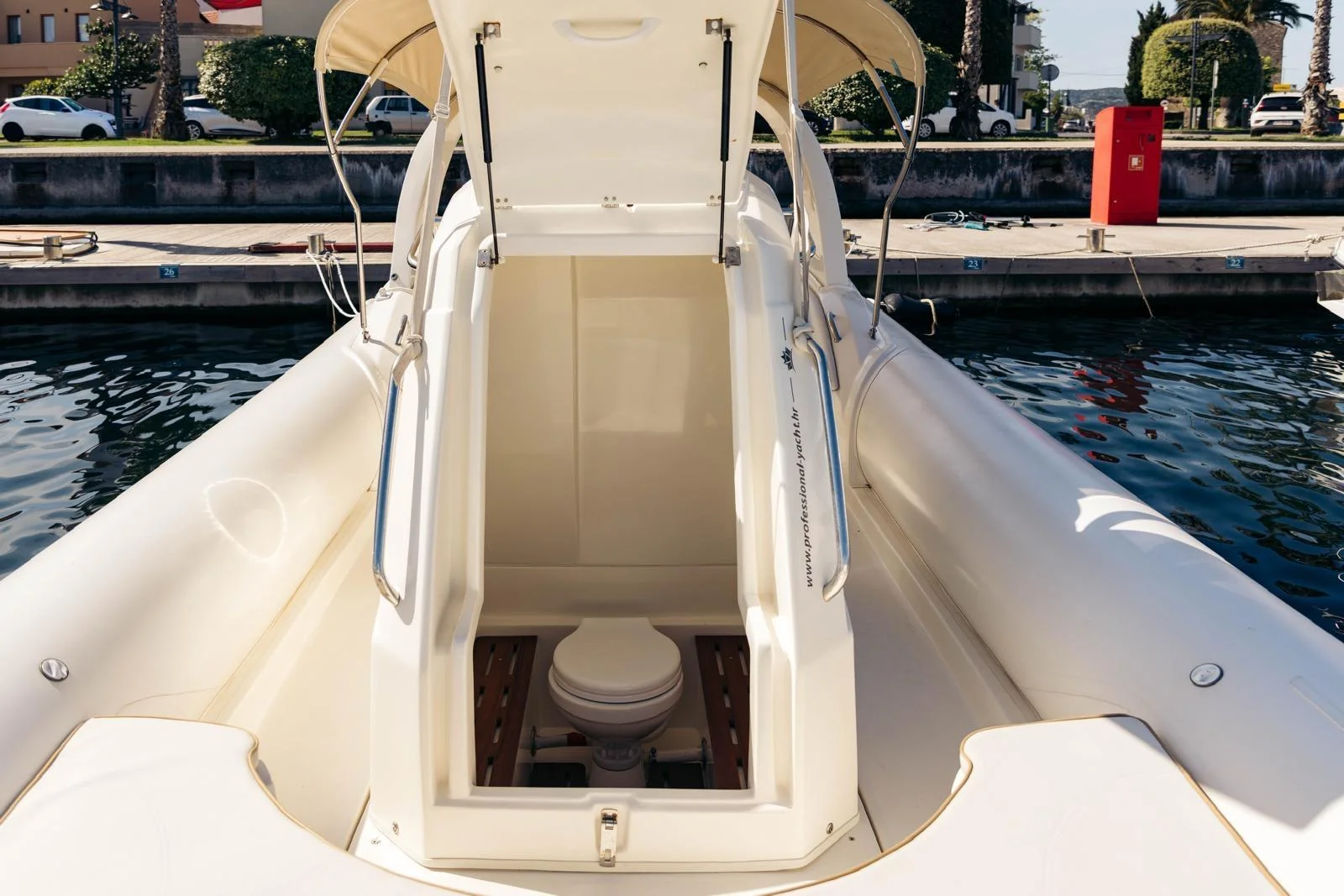 Nuova Jolly 25 Prince image 10